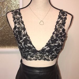 Marilin Monroe deep plunge lace bralette